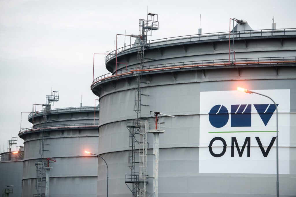 ADNOC in Talks with OMV to Create Petrochemical Powerhouse ADNOC in Talks with OMV to Create Petrochemical Powerhouse