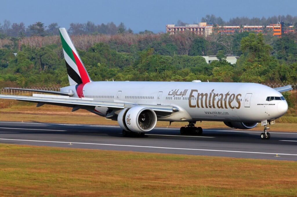 Emirates Commits $6B for 15 A350 Aircraft Order