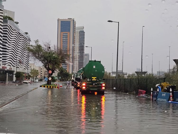 Heavy Rain Alters Dubai Air Travel Plans, Early Arrival Advised Heavy Rain Alters Dubai Air Travel Plans, Early Arrival Advised