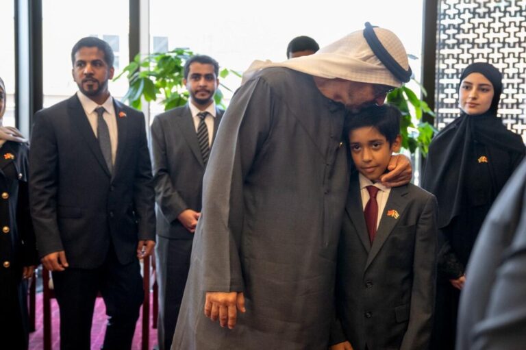 Sheikh Mohamed Meets UAE Students During China Visit