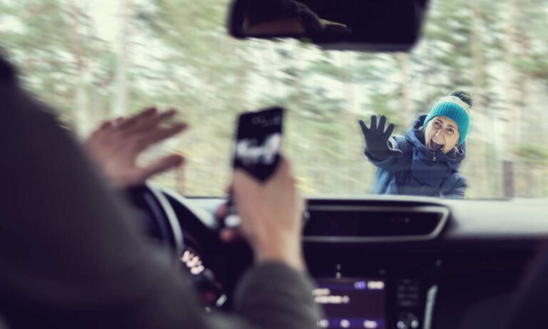 Dubai Enforces 30-Day Impoundment for Phone Driving