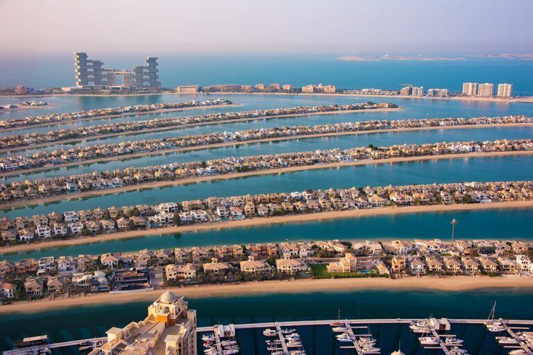 Dubai Real Estate Hits $31.7bn in Q4 2024 Dubai Real Estate Hits $31.7bn in Q4 2024