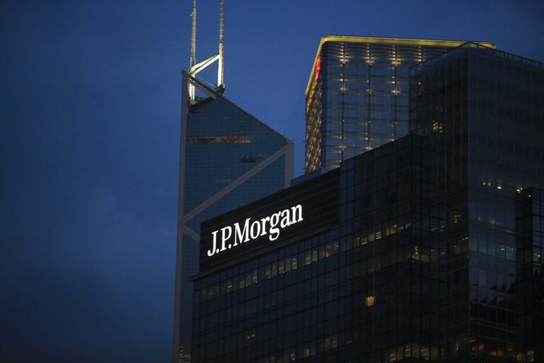 Deem Finance, JP Morgan Sign AED 1.46 Billion Deal