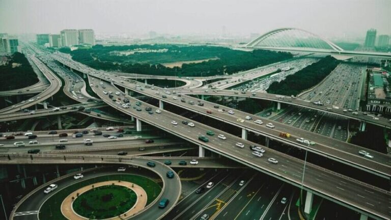 Illustration of new bridge over Dubai Creek linking Dubai Islands and Bur Dubai as part of RTA’s infrastructure plan