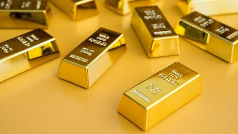 UAE Central Bank gold reserves rise 7%, reaching $6.7B by January 2025.