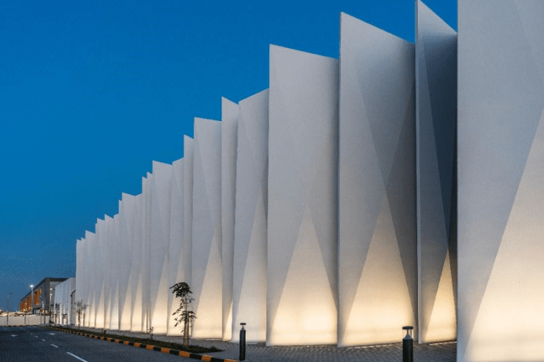 Khazna Data Centres secures new investors following e&'s exit from the company.