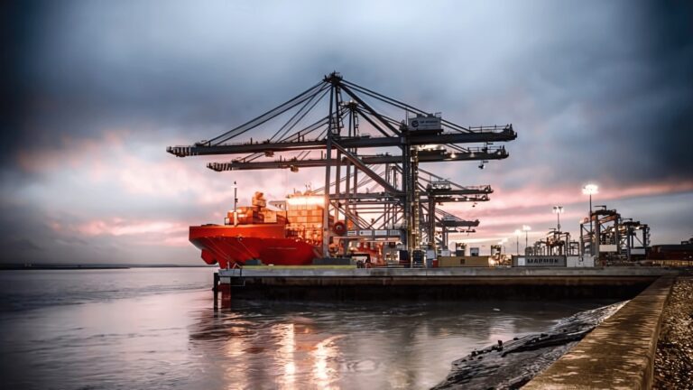 DP World, JP Morgan Expand Trade Finance Access DP World partners with JP Morgan to enhance access to trade finance for global businesses