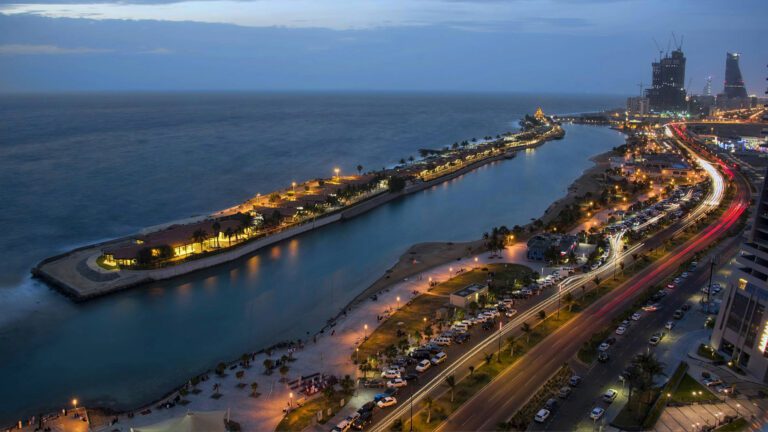 Saudi Arabia Leads Global Tourism Spending Surge in Q1 2025 Tourists at major Saudi attraction in Q1