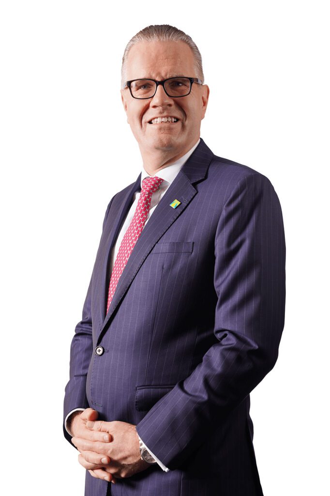 Bernd van Linder – Top 100 Expat Leaders in the UAE 2025