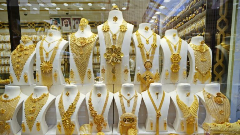 Dubai gold prices climb Eid morning as global rates recover