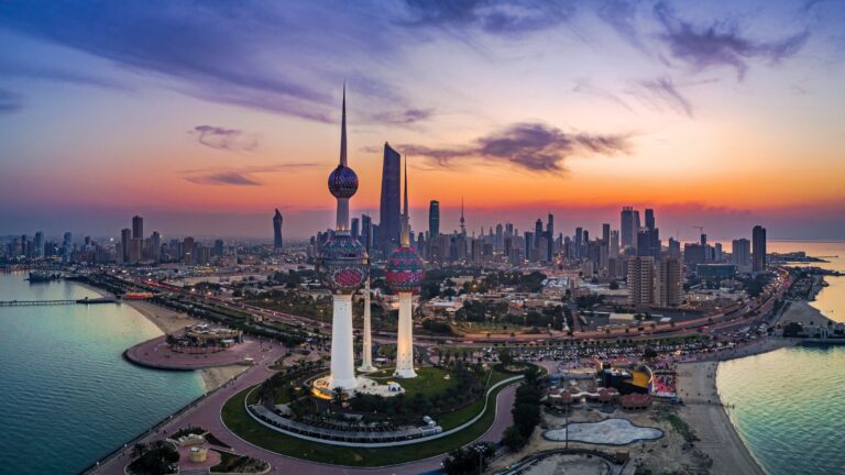JPMorgan HSBC join $6 bn financing for Kuwait pipeline stake sale showing Kuwait pipeline stake sale financing deal