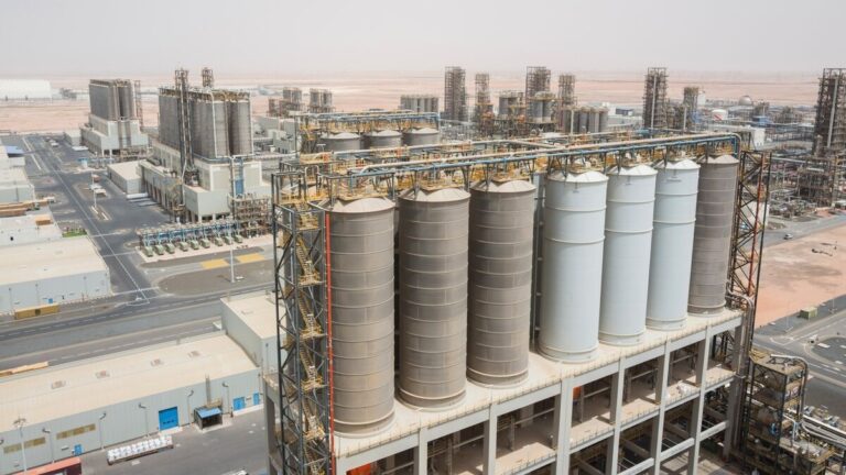 Oil prices climb 6% amid renewed market volatility showing oil price rise and renewed market volatility impact